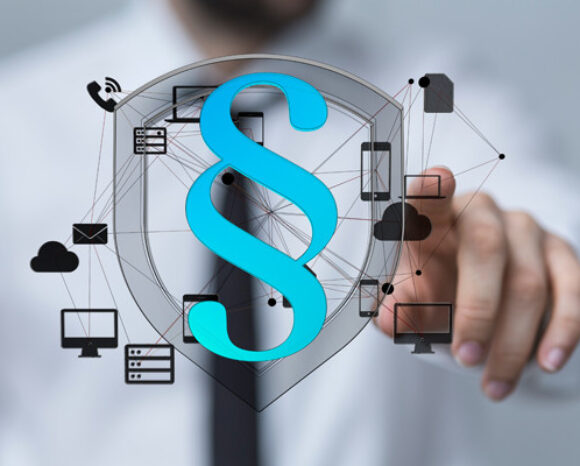 Eine Person in einem weißen Hemd berührt einen transparenten Bildschirm, auf dem ein blaues Absatzsymbol angezeigt wird, das von verschiedenen verbundenen Symbolen umgeben ist, darunter Telefone, Computer und Cloud-Symbole, die digitale Kommunikation und Vernetzung darstellen.