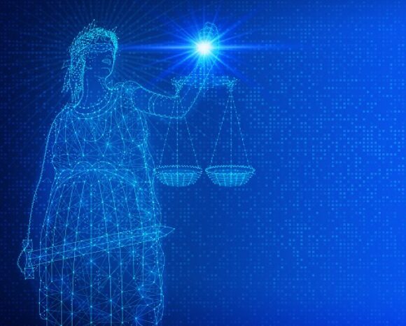 Eine digitale Illustration der Justitia vor blauem Hintergrund, gestaltet mit einer Konstellation leuchtender Knoten und Linien. Sie trägt ein Schwert und eine Waage, von der ein strahlender Glanz ausgeht und Gerechtigkeit in der öffentlichen Verwaltung symbolisiert.