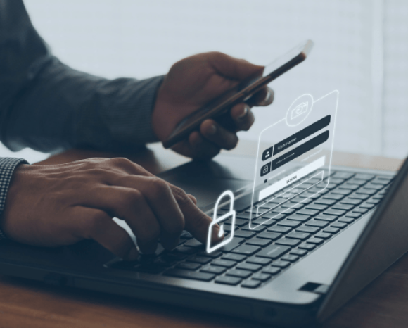 MFA-Authentifizierung via Laptop und Smartphone