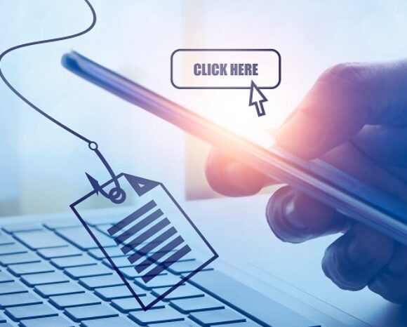 Klick mit Mobiltelefon auf Phishing-Mail