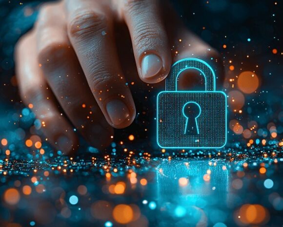 Hand An Cybersecurity-Symbol