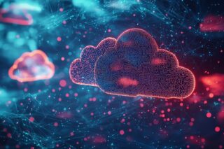Mehrere Cloud-Symbole vor Daten