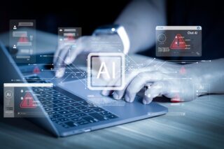 Warnung vor manipulierten KI-Modellen - Person am Laptop