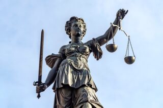 Justitia-Statue